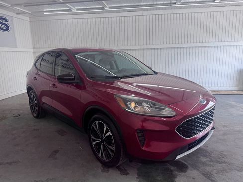 Used 2022 Ford Escape SE w/ SE Sport Appearance Package FWD image 3