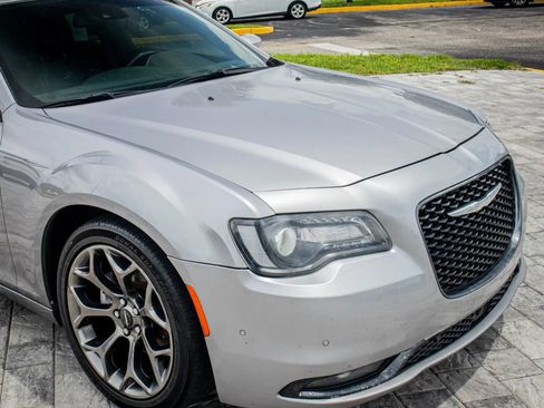 Used 2018 Chrysler 300 S w/ 300S Premium Group RWD image 11