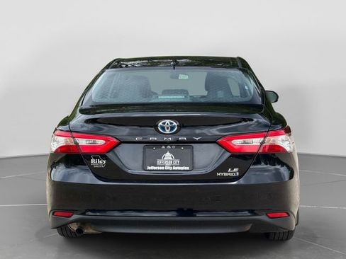 Used 2020 Toyota Camry LE FWD image 5