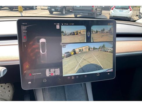 Used 2025 Tesla Model Y Long Range RWD image 19