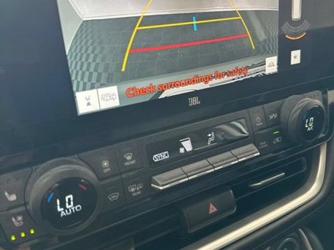Used 2024 Toyota Grand Highlander AWD image 7