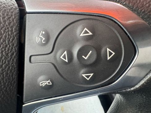 Used 2018 Chevrolet Traverse LS image 18