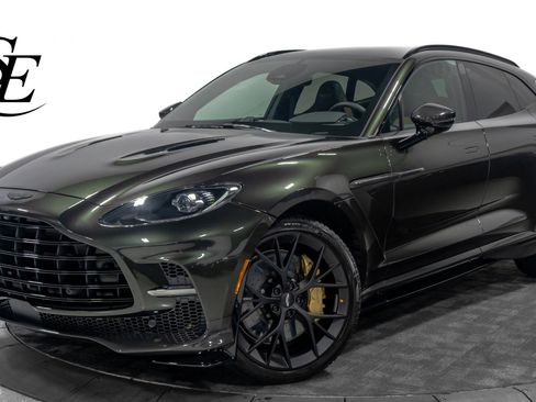 Used 2025 Aston Martin DBX 707 image 2