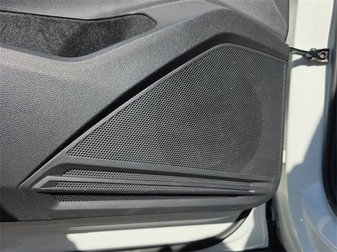 Certified 2022 Volkswagen Tiguan S image 17