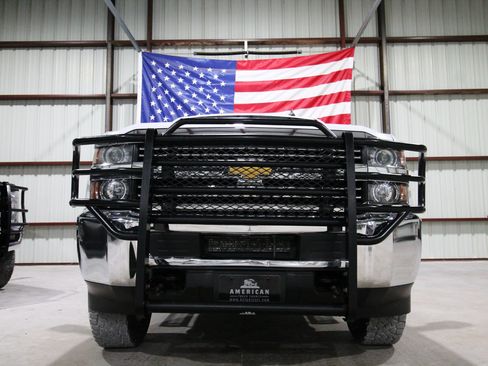 Used 2018 Chevrolet Silverado 2500 W/T w/ Snow Plow Prep Package AWD/4WD image 2