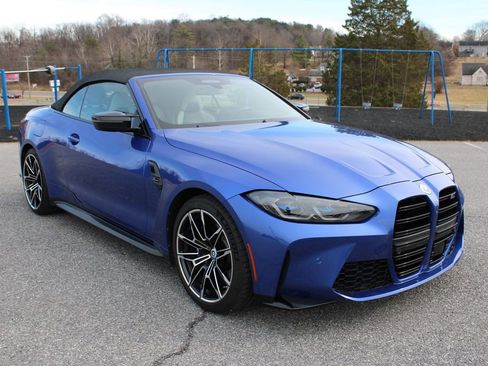 Used 2023 BMW M4 xDrive Competition image 2