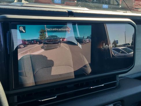 Used 2024 Jeep Gladiator Sport image 20