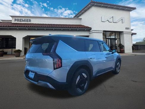 New 2026 Kia EV9 Light image 7