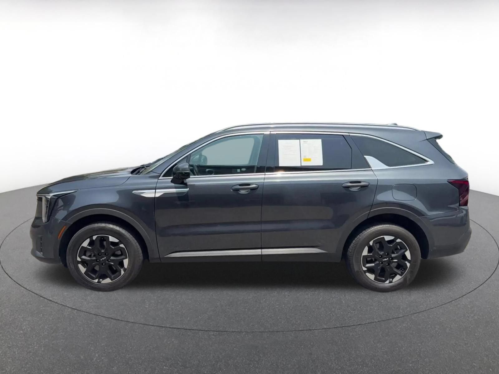 Used 2024 Kia Sorento S AWD/4WD image 9