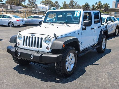 Used 2018 Jeep Wrangler Unlimited Sport S AWD/4WD image 31