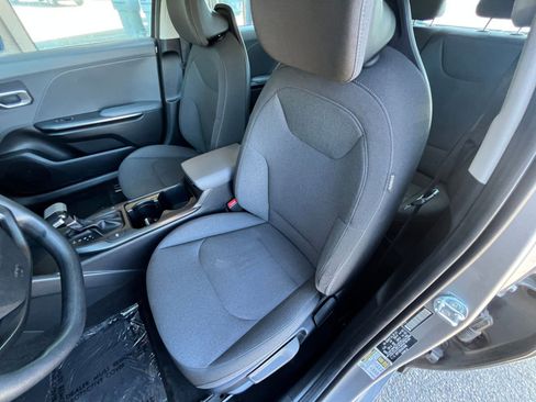 Used 2025 Kia K4 FWD image 37