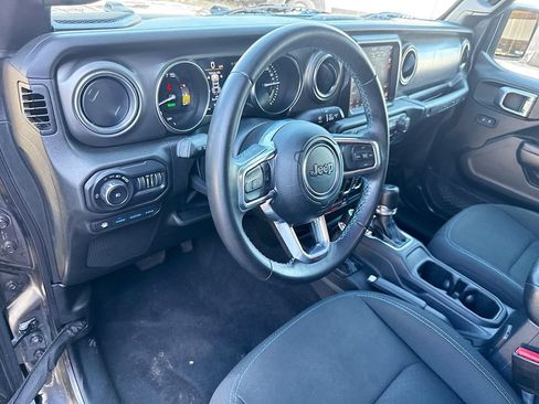 Used 2022 Jeep Wrangler Unlimited Rubicon 4xe AWD/4WD image 10