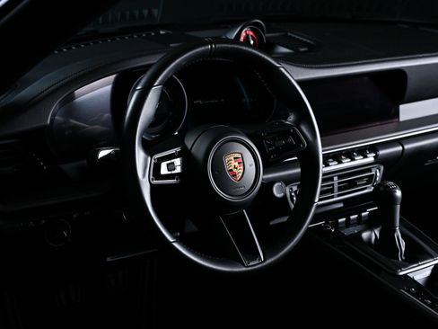Used 2024 Porsche 911 Carrera S RWD image 4