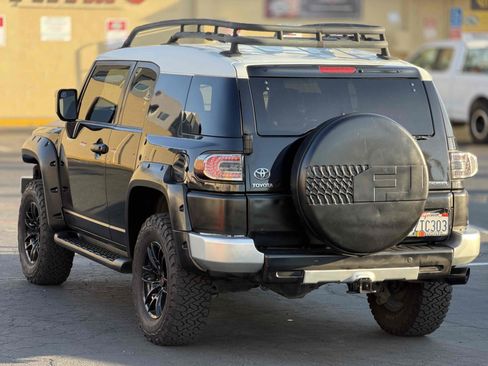 Used 2007 Toyota FJ Cruiser 4WD image 9