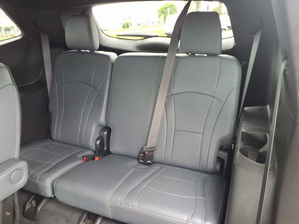Used 2024 Buick Enclave Essence w/ LPO, Floor Liner Package FWD image 28