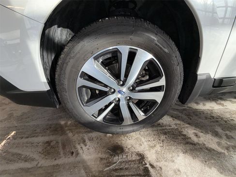 Used 2018 Subaru Outback 2.5i Limited image 19