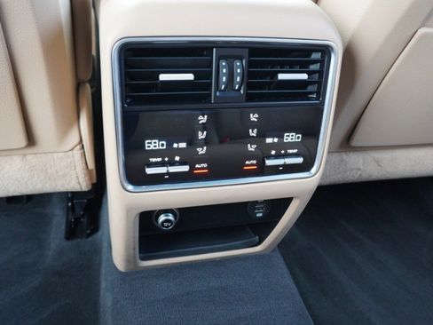 Used 2019 Porsche Cayenne image 33