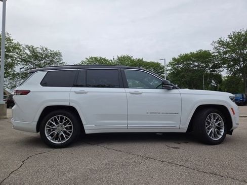 Used 2025 Jeep Grand Cherokee L Summit w/ Advanced Protech Group IV AWD/4WD image 30