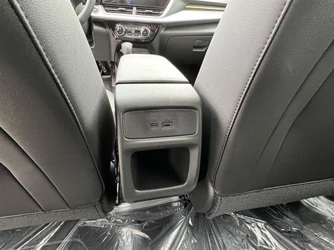 New 2026 Chevrolet Trax LT w/ Sunroof Package FWD image 16