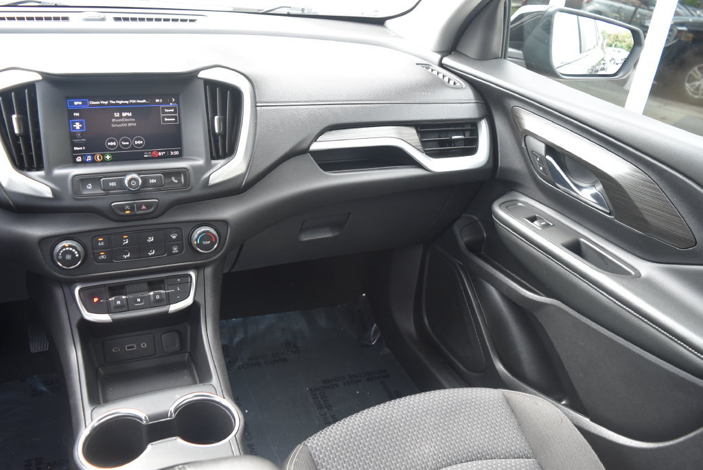 Used 2024 GMC Terrain SLE AWD/4WD image 14