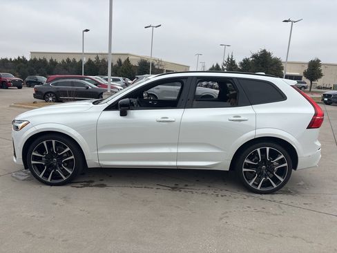 Used 2024 Volvo XC60 B5 Ultimate w/ Protection Package Premier image 8