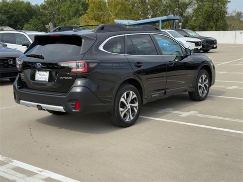 Used 2022 Subaru Outback Limited image 3