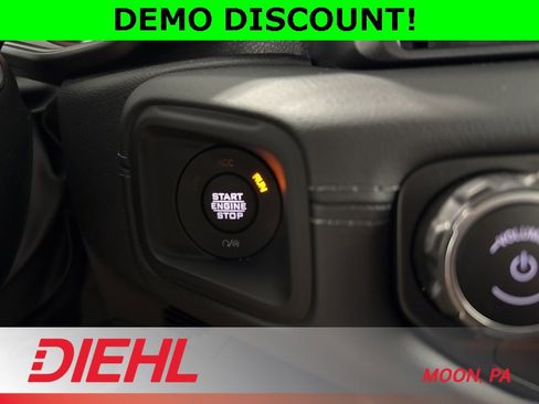 New 2025 Jeep Gladiator Sport image 27