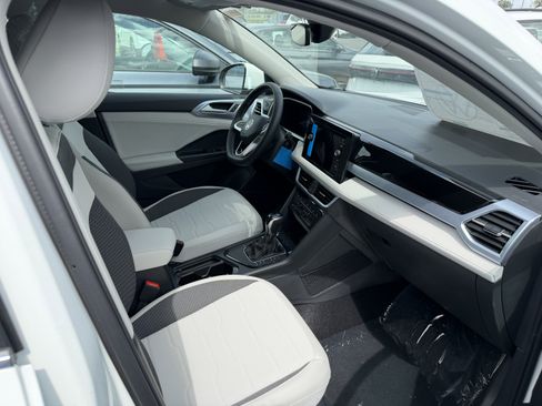 New 2026 Volkswagen Taos SE FWD image 24