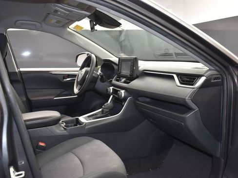 Used 2020 Toyota RAV4 XLE image 12