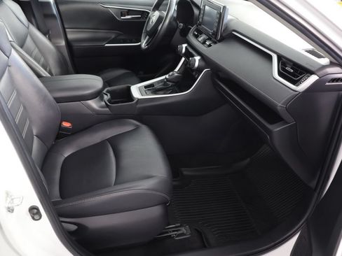 Used 2022 Toyota RAV4 XLE Premium AWD/4WD image 24