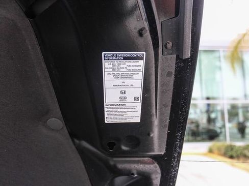 Used 2025 Honda Pilot EX-L image 39