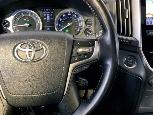 Used 2019 Toyota Land Cruiser AWD/4WD image 25