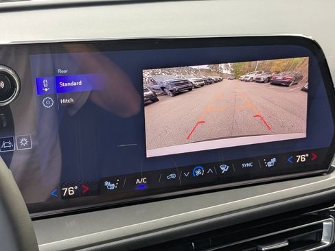 New 2026 Chevrolet Traverse LT image 23