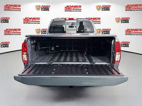 Certified 2020 Nissan Frontier SV w/ Midnight Edition Floor Mats image 17