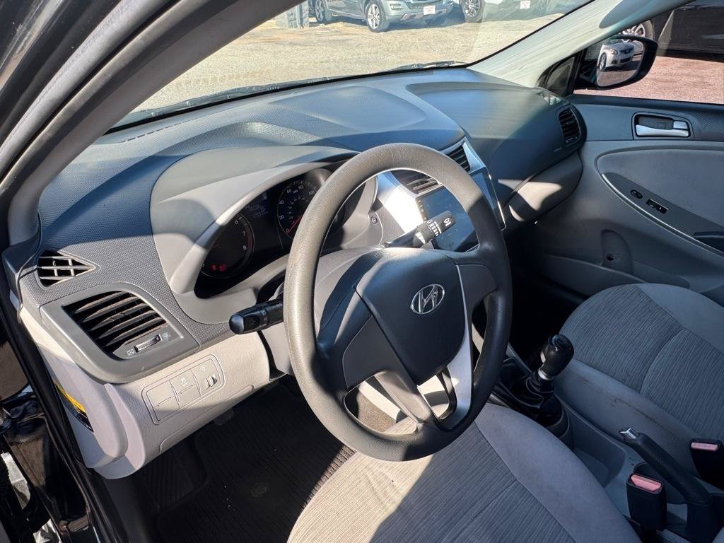 Used 2016 Hyundai Accent SE FWD image 9