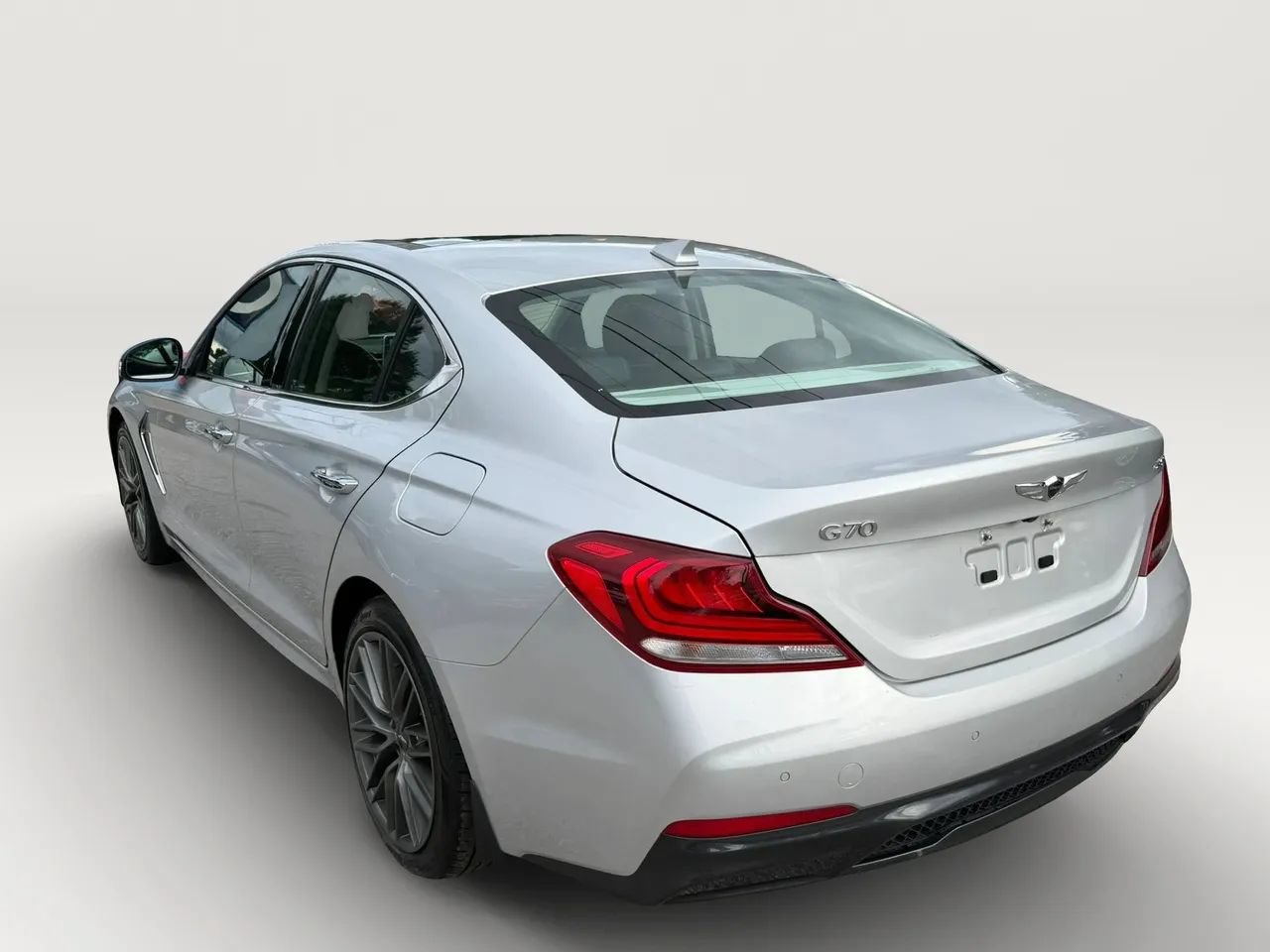 Used 2019 Genesis G70 2.0T Advanced w/ Elite Package RWD image 5