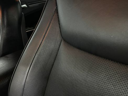 Used 2014 Chrysler 300 C AWD/4WD image 17