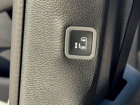 New 2026 Chrysler Pacifica Select w/ S Appearance Package FWD image 32