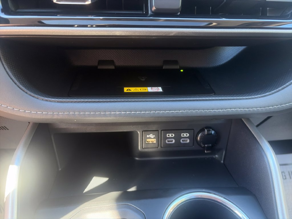 Used 2023 Toyota Highlander XLE AWD/4WD image 36