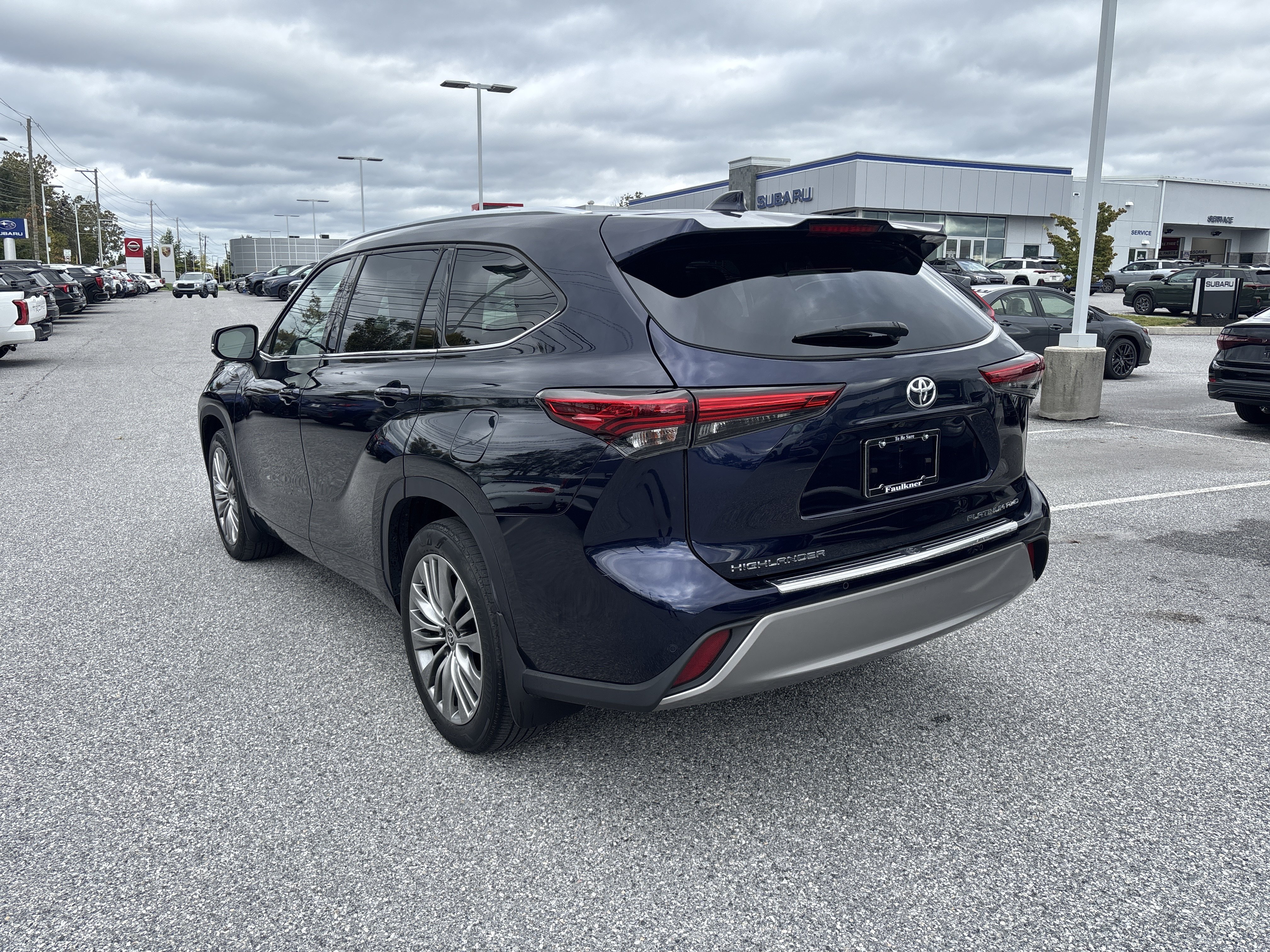 Used 2021 Toyota Highlander Platinum AWD/4WD image 23