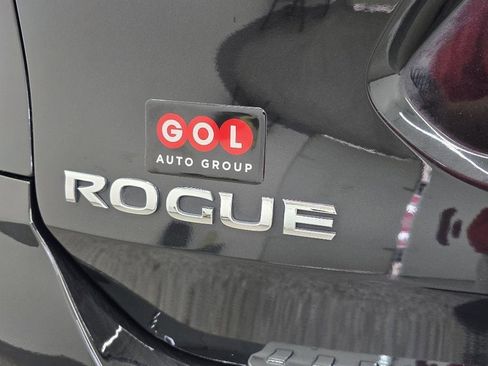 Used 2017 Nissan Rogue SL w/ SL Premium Package FWD image 7