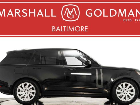 Used 2024 Land Rover Range Rover SE image 1