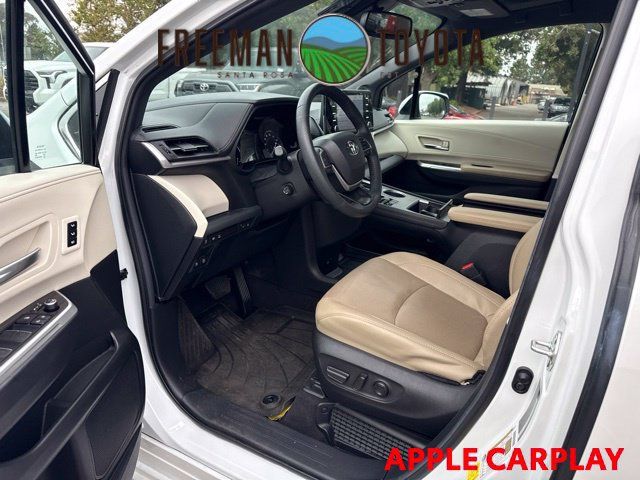 Used 2024 Toyota Sienna Limited AWD/4WD image 7