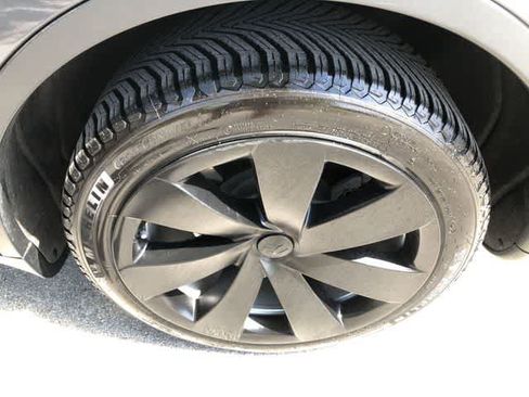 Used 2021 Tesla Model Y Long Range AWD/4WD image 21