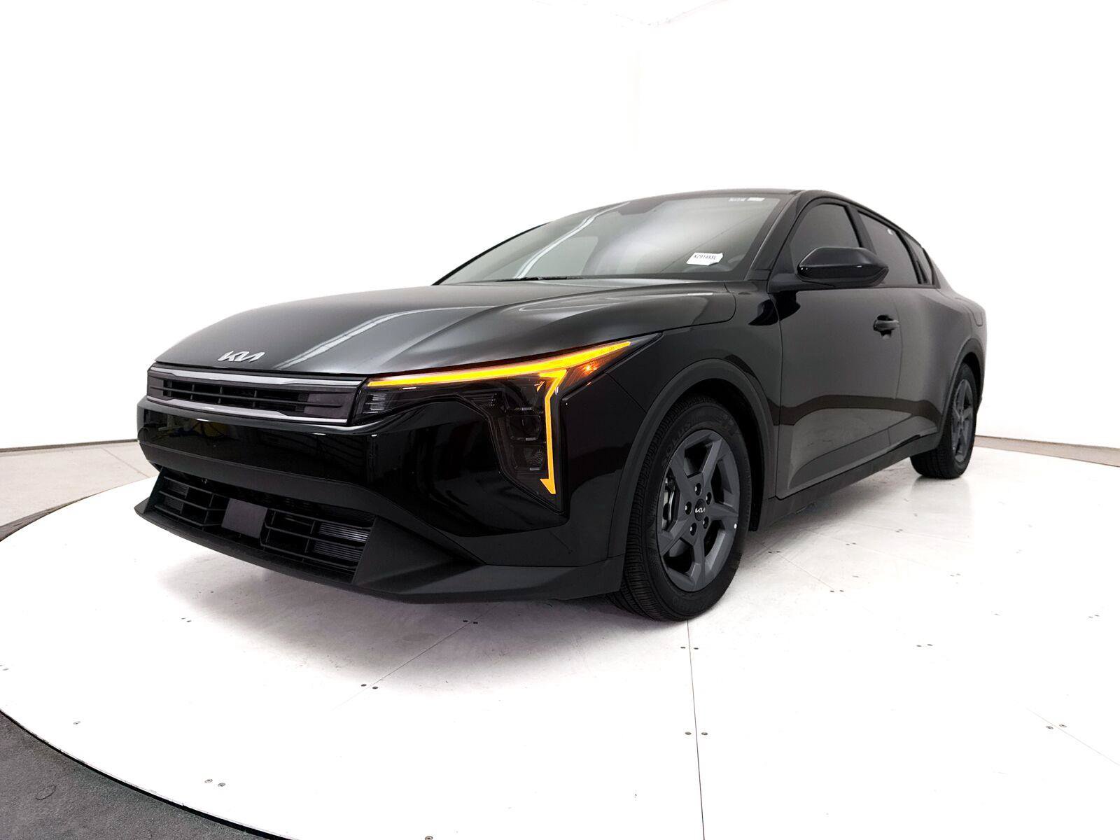 Used 2025 Kia K4 FWD image 13