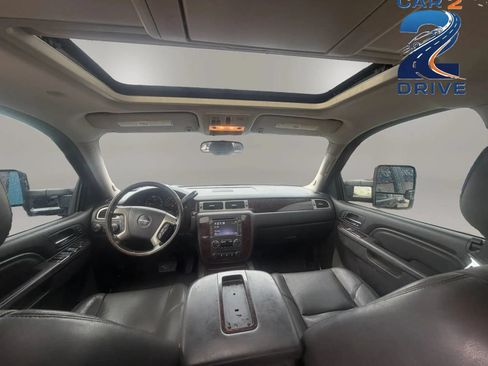 Used 2012 GMC Sierra 2500 Denali w/ Suspension Package, Off-Road AWD/4WD image 21