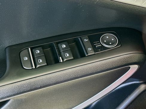 Used 2024 Kia Soul LX w/ Option Group 015 FWD image 15