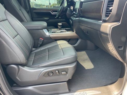 Used 2024 Chevrolet Silverado 1500 High Country w/ High Country Premium Package AWD/4WD image 31