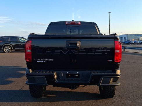 Used 2021 Chevrolet Colorado Z71 w/ Z71 Midnight Edition AWD/4WD image 5