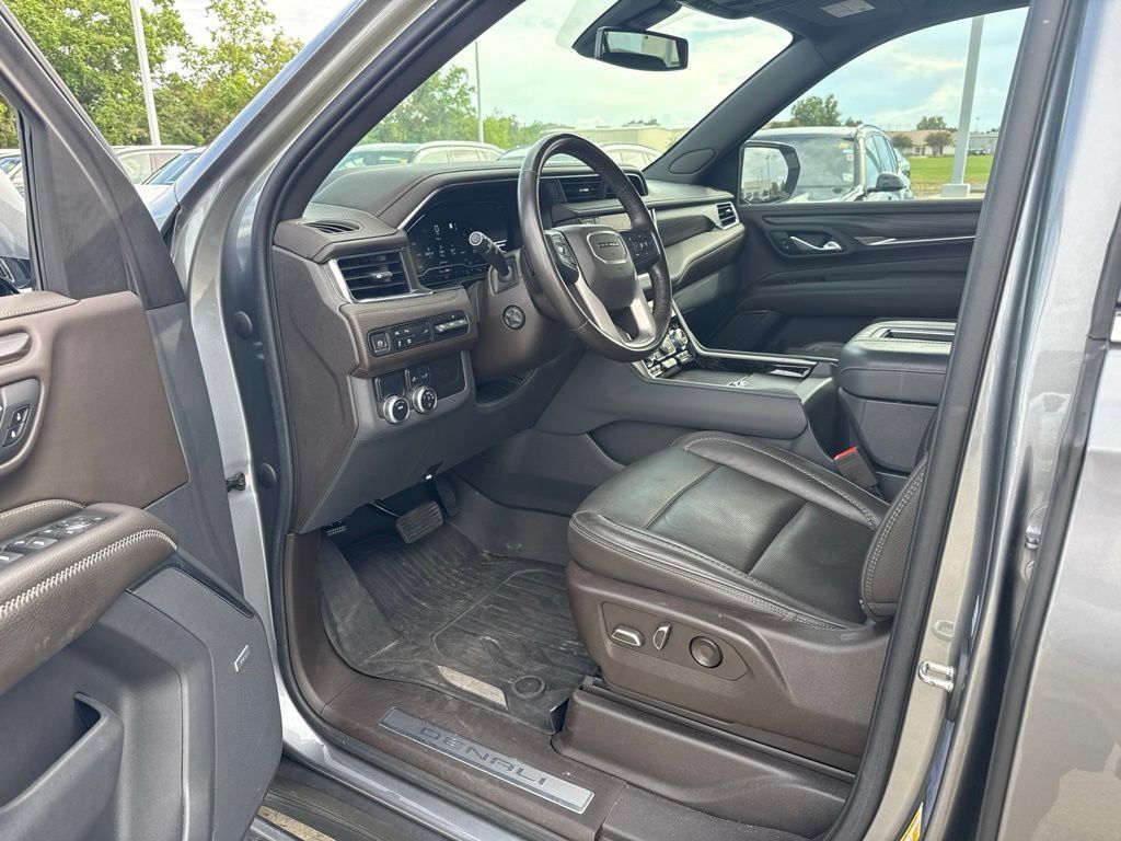 Used 2022 GMC Yukon Denali RWD image 10